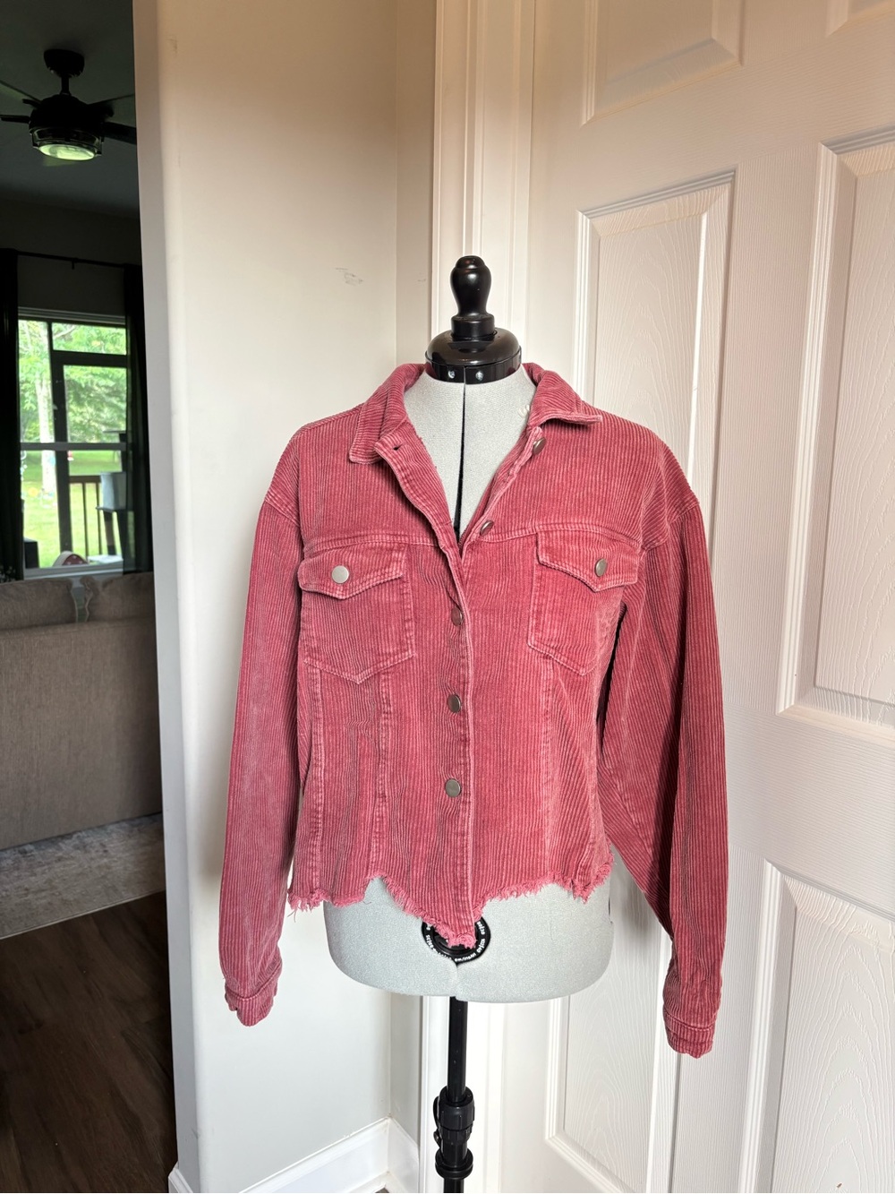 Altar’d State Dusty Rose Pink Corduroy Jacket Cropped Raw Hem Button Front 0263